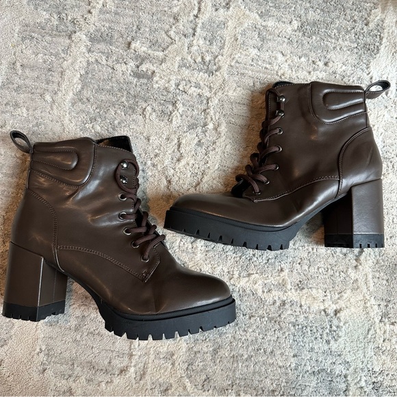 Aerosoles Esen Women size 9
Brown 3" Block Heel Lace-Up
Combat Boot Size NEW - Picture 11 of 11